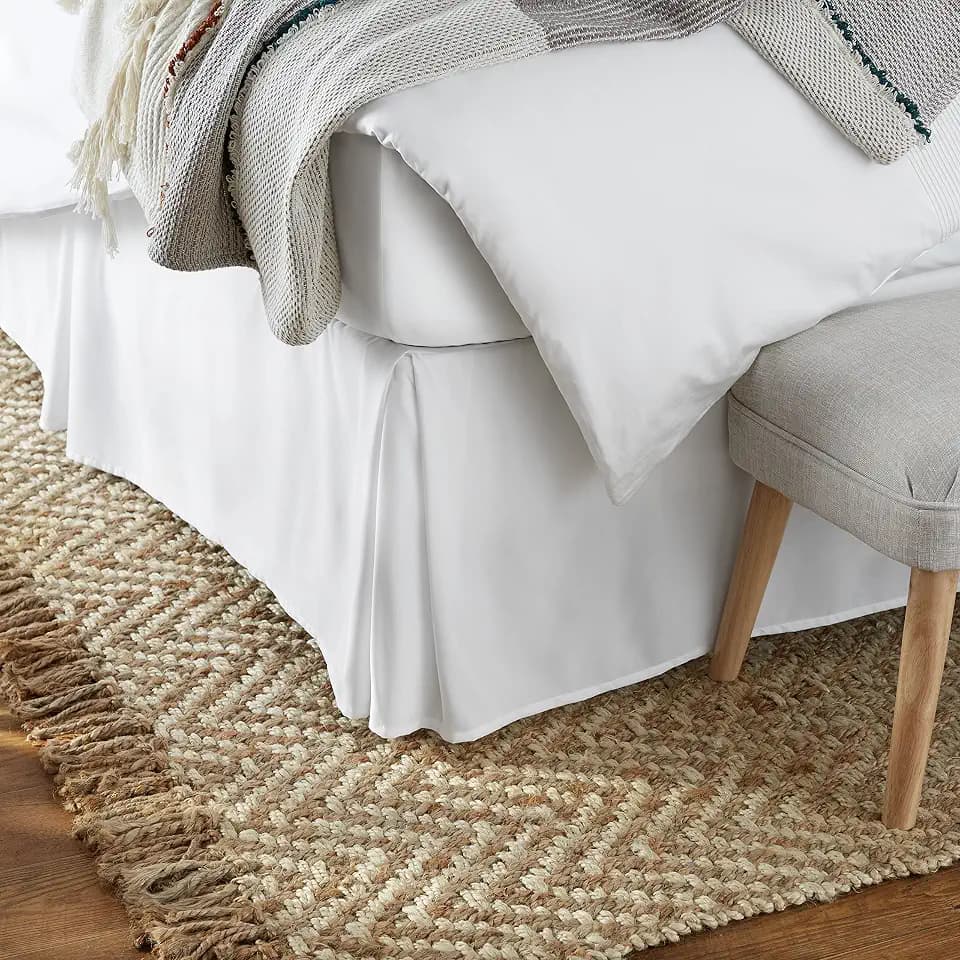 Amazon Basics Lightweight Pleated Dust Ruffle Bed Skirt, Full, Bright White, Wrinkle and Fade Resistant, Machine Washable, Polyester