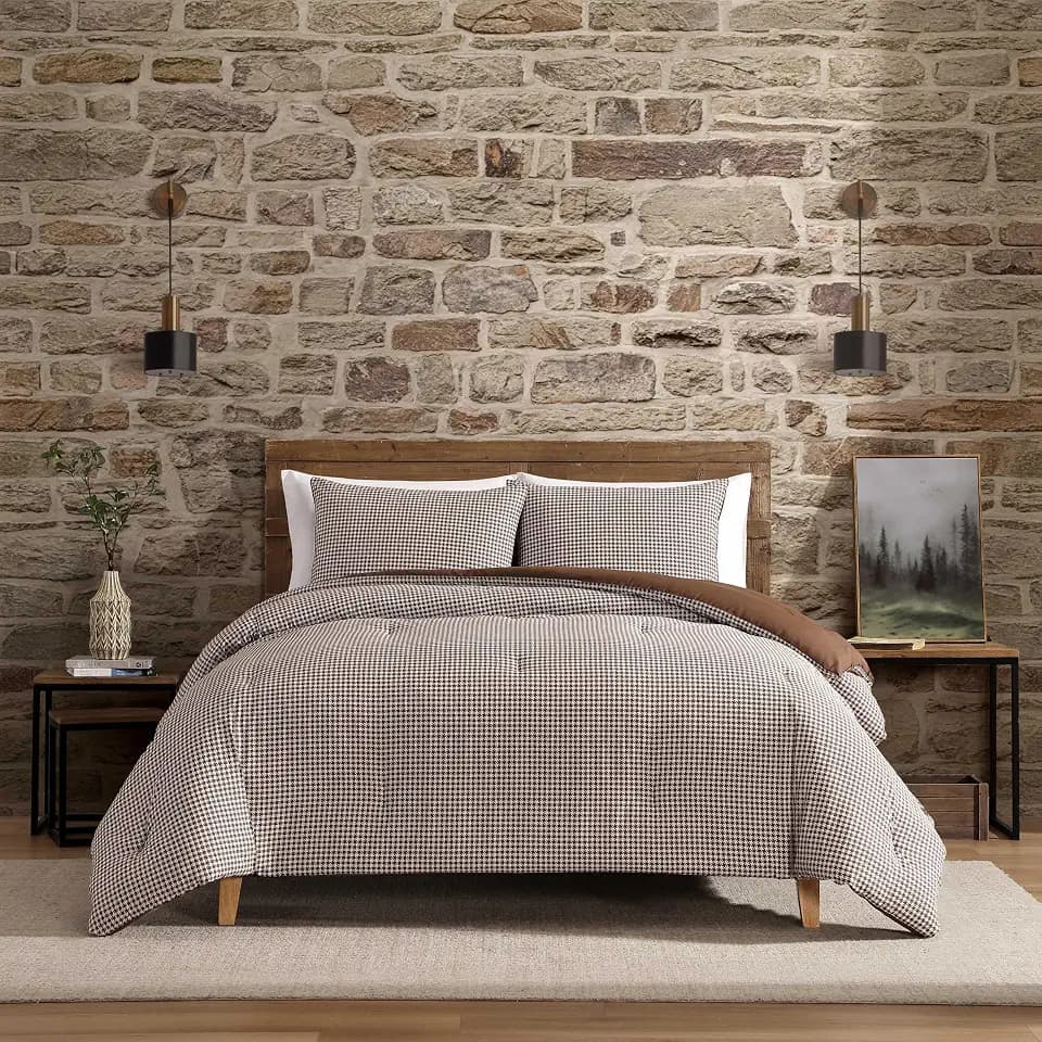 Eddie Bauer - Queen Size Comforter Set with Matching Shams