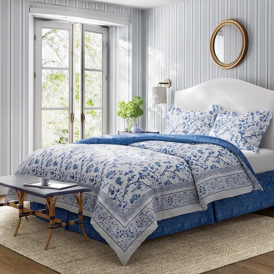 Laura Ashley - Queen Comforter Set with Shams, Cotton, Reversible